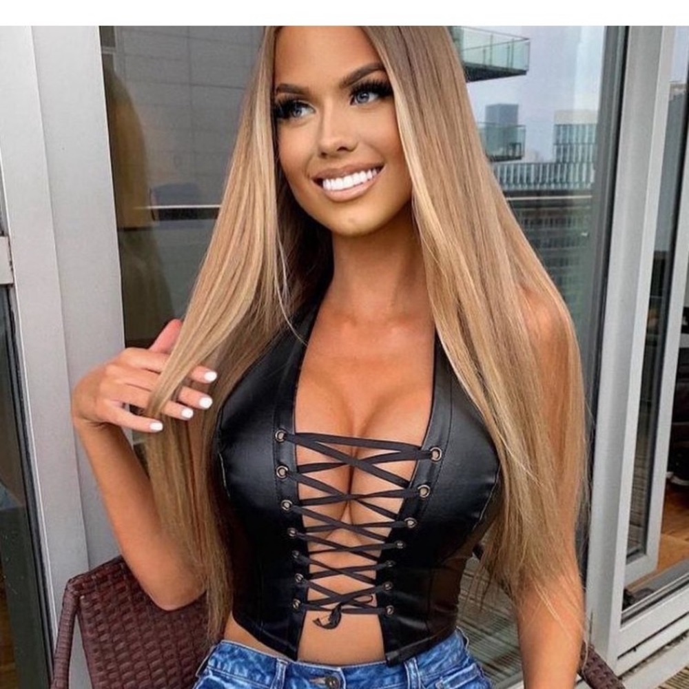 All sizes in black and white. Crop top